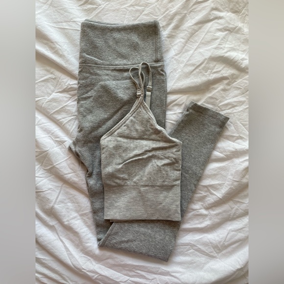 Fabletics matching lounge set - Picture 2 of 3